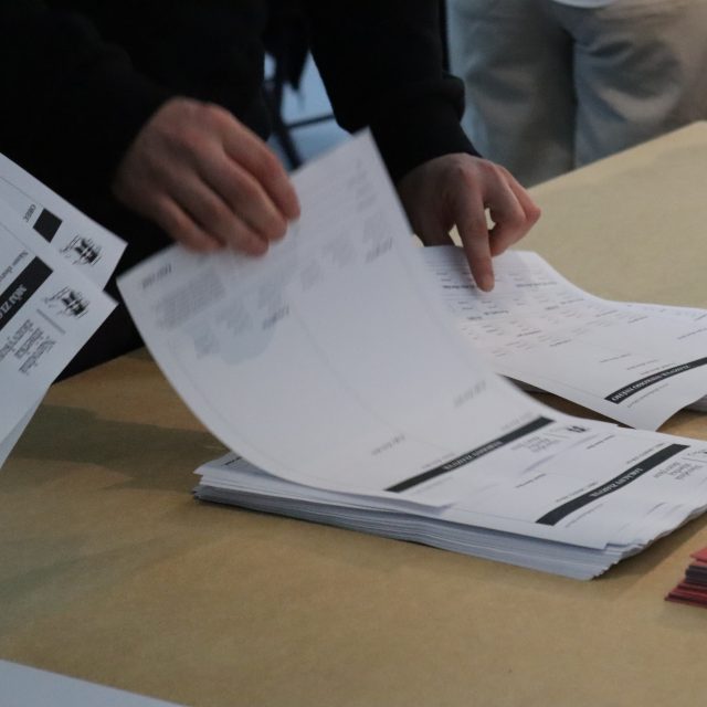 12 - Kateřina Šedá / komentovaná prehliadka výstavy SENIOR LINKA