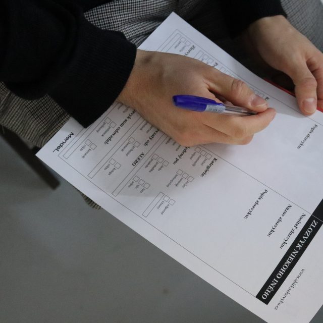16 - Kateřina Šedá / komentovaná prehliadka výstavy SENIOR LINKA