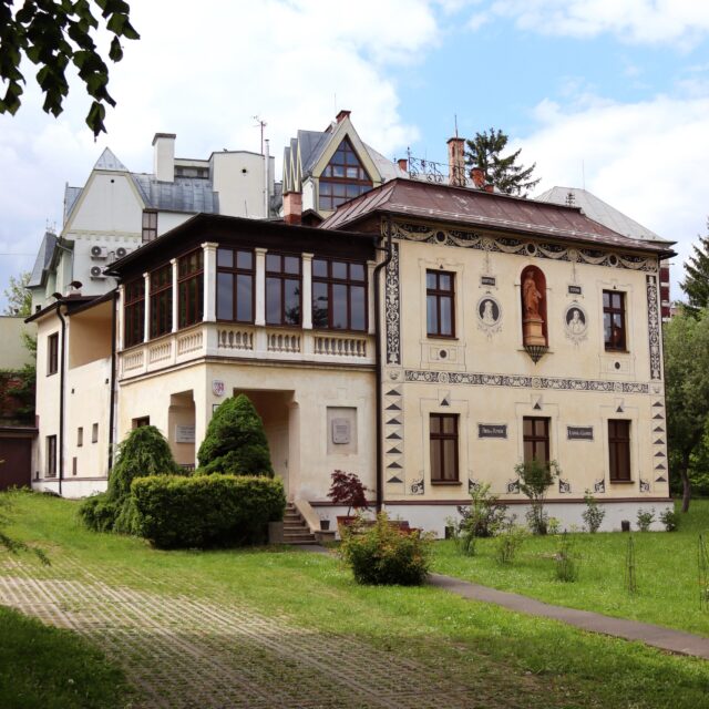 2 - MAĽOVANIE V ZÁHRADE VILY • ART & WINE / WORKSHOP 18+